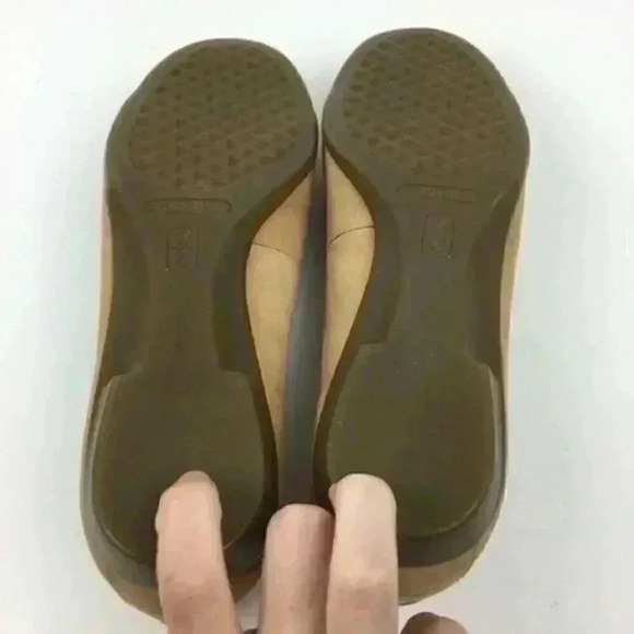 New Aerosoles Flats Sz 7.5 Beccarat Tan Gold Suede - Picture 6 of 8